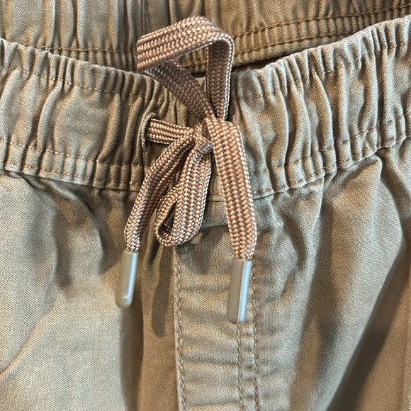 Junior boys camel colored joggers size medium with drawstring size 18 boys - Picture 3 of 8